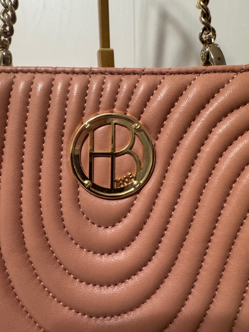 Henri Bendel blush pink 🩷 lambskin expandable chain tote with COA - Picture 3 of 15